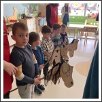 Huszár az óvodában