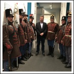 A Budai 2. Honvédzászlóalj hagyományőrzői Soós Zoltánna - fotó: budaihonvedek.hu