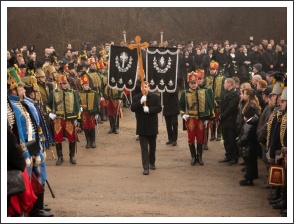Huszártemetés (fotó: Gömöri Lovas és Népi Hagyományőrző Egyesület Facebook-oldala)