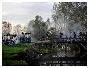 Újra dörögtek a fegyverek Tápióbicskén (fotó: Rácz Tünde)
