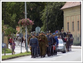 A múlt példája a jelenkornak és a jövőnek - 25 éves a Pápai Huszár Egyesület (papa-ma.hu)