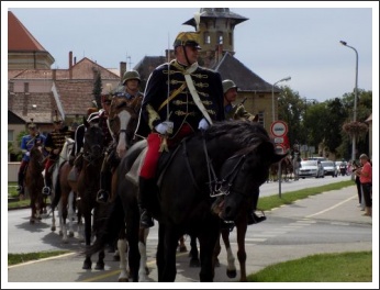 A múlt példája a jelenkornak és a jövőnek - 25 éves a Pápai Huszár Egyesület (papa-ma.hu)