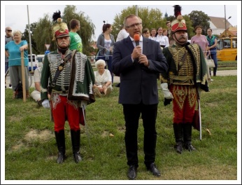 A múlt példája a jelenkornak és a jövőnek - 25 éves a Pápai Huszár Egyesület (papa-ma.hu)