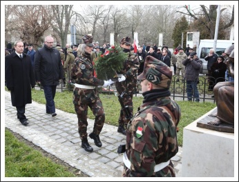Megemlékezés a keleti front áldozatairól Pápán
