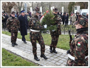 Megemlékezés a keleti front áldozatairól Pápán
