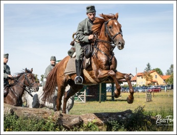 A soproni Nádasdy-huszárok a Nemzetközi lovassági napokon