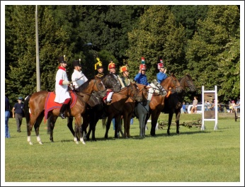 "Csupán a magyar kezében cseng a kard..." (forrás: papa-ma.hu)