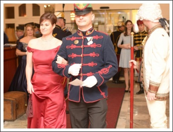 A boldog békeidők tiszti báljainak emlékezete