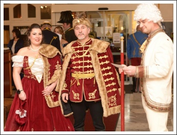 A boldog békeidők tiszti báljainak emlékezete