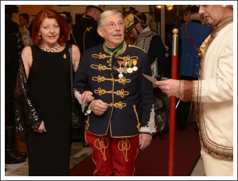 A boldog békeidők tiszti báljainak emlékezete