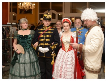 A boldog békeidők tiszti báljainak emlékezete