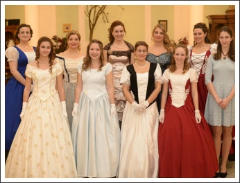 A boldog békeidők tiszti báljainak emlékezete