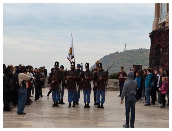 Díszjárőr a várban (fotó: Kiss-Kozma Erika)