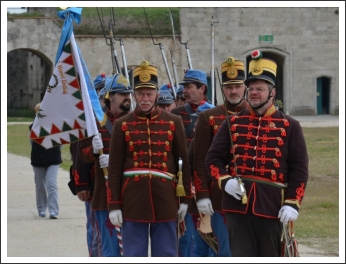 Kiképzés és hadijáték Komáromban (forrás: 2. Honvéd Zászlóalj)