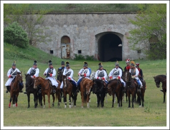 Kiképzés és hadijáték Komáromban (forrás: 2. Honvéd Zászlóalj)
