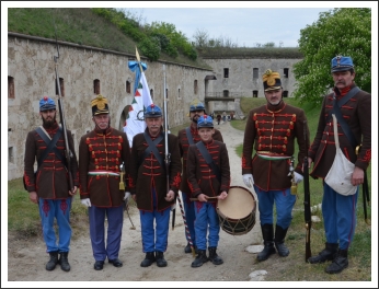 Kiképzés és hadijáték Komáromban (forrás: 2. Honvéd Zászlóalj)