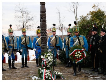 Ünnepi főhajtás a móri csata hősei előtt (fotó: Koppán Viktor)