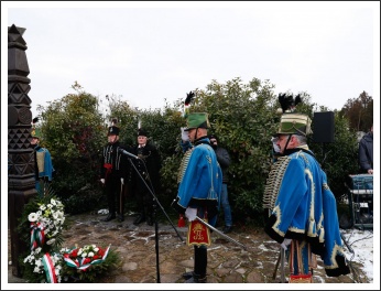 Ünnepi főhajtás a móri csata hősei előtt (fotó: Koppán Viktor)
