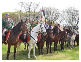 Bevonultak Dunakeszire a Mogyoródi Sándor-huszárok (fotó: KesziPress)